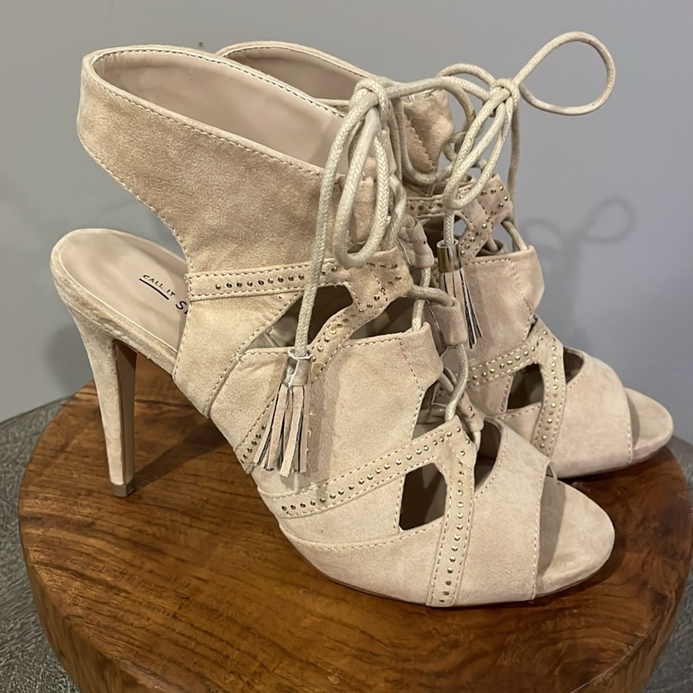 Call it Spring Adorable heels